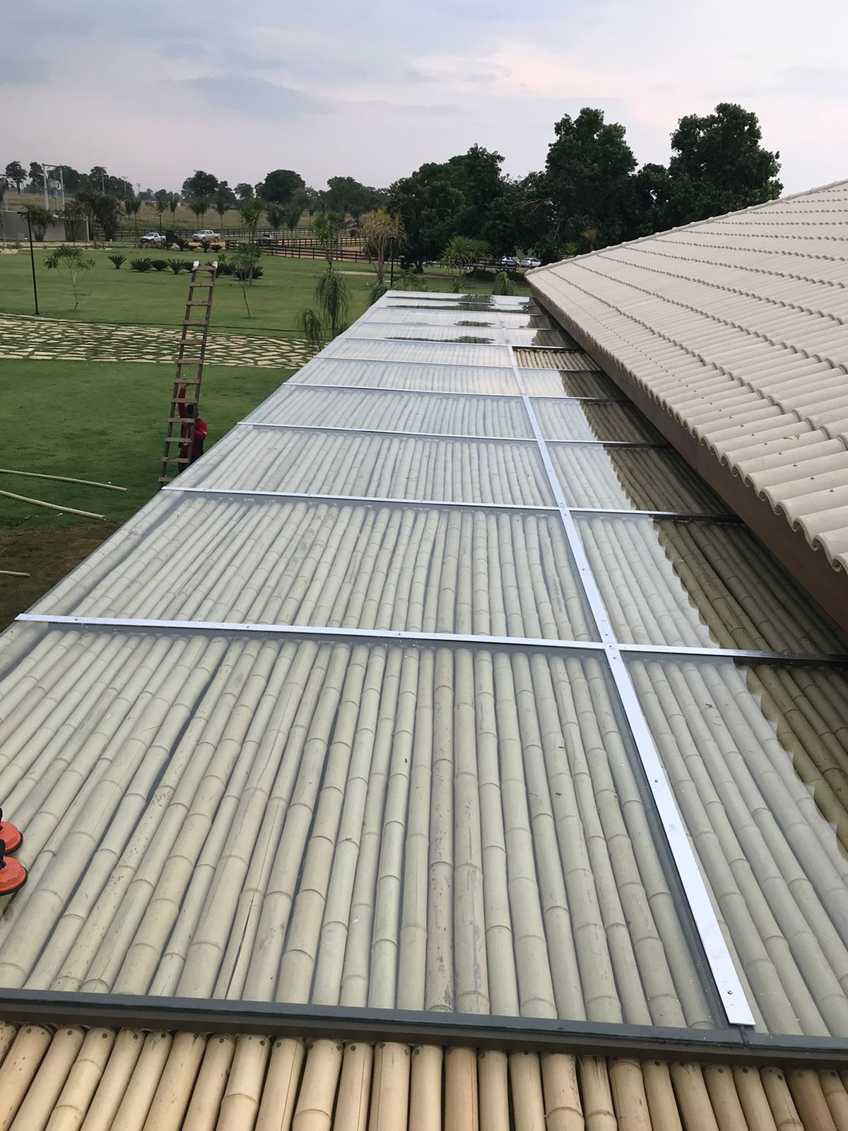 Pergolado em vidro temperado